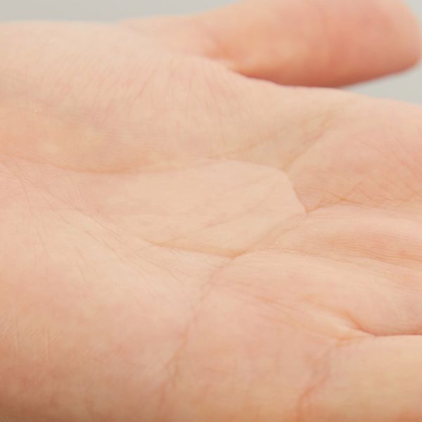 化粧崩れはスキンケアやメイクのやり方が原因!?おすすめの下地やスキンケア用品も紹介の画像